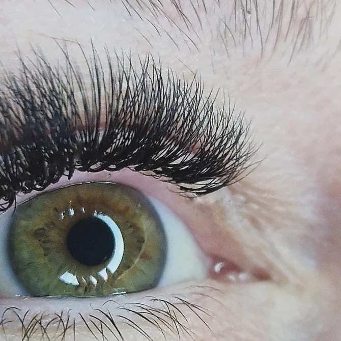 Russian volume set van dichtbij, groen-bruin oog